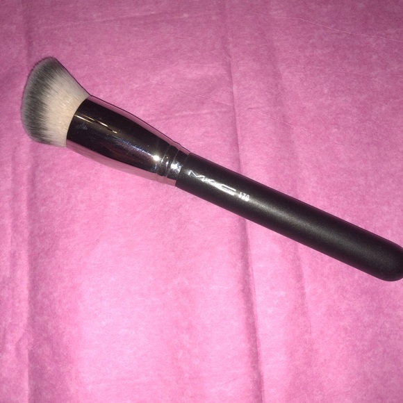 MAC Cosmetics Other - MAC 170 Synthetic Rounded Slant Brush